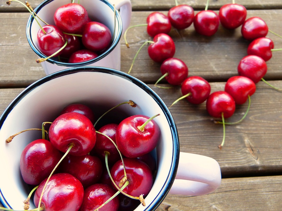 Dlaczego warto jeść wiśnie? Oto 6 korzyści zdrowotnych!