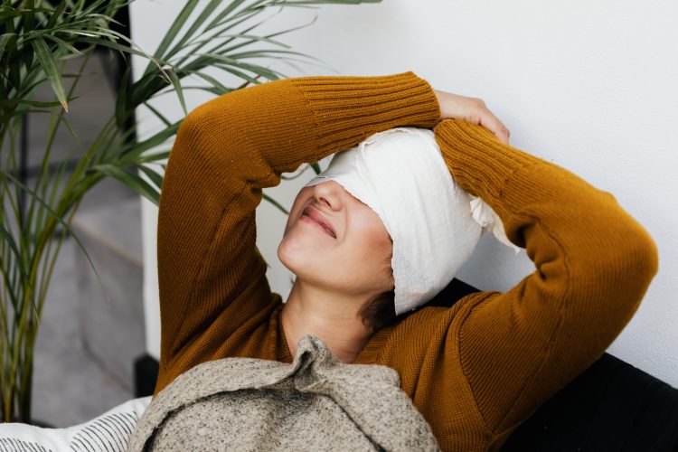 7 faktów na temat migreny okołookresowej
