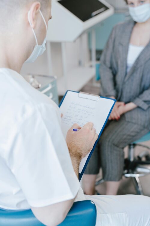 Znaczenie komunikacji między pacjentem a lekarzem: Klucz do skutecznej opieki zdrowotnej