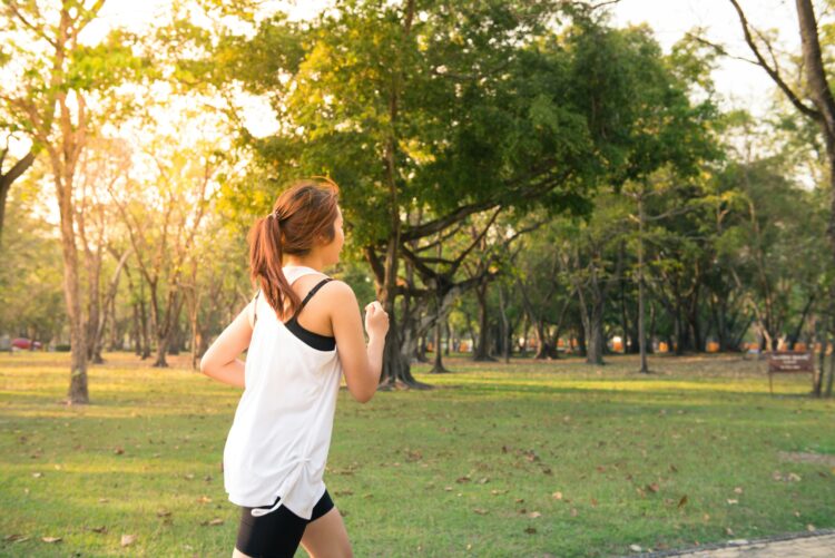 Bieganie dla zdrowia: Jak regularny jogging może zmienić twoje życie?
